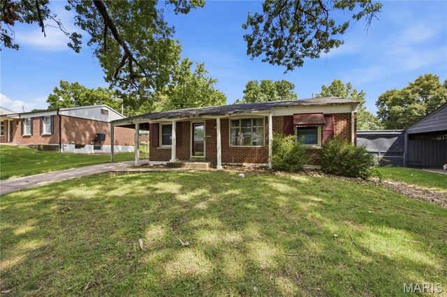 1745 Foley Drive, St Louis, MO 63136