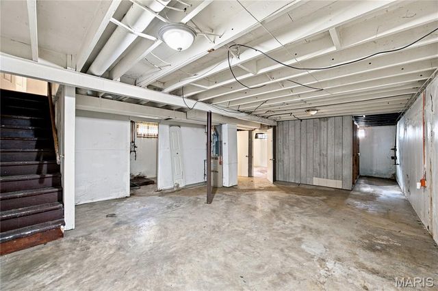 1745 Foley Drive, St Louis, MO 63136