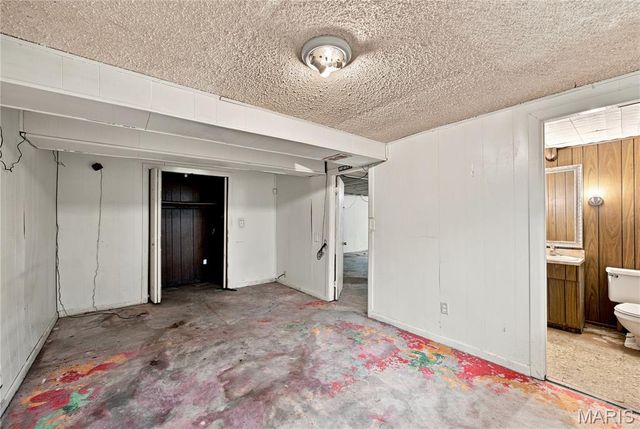 1745 Foley Drive, St Louis, MO 63136