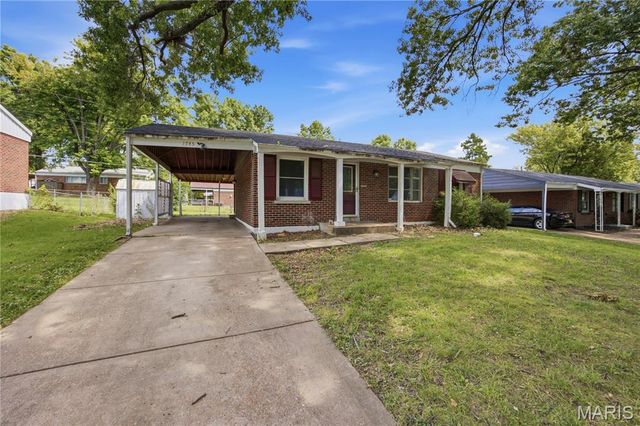 1745 Foley Drive, St Louis, MO 63136