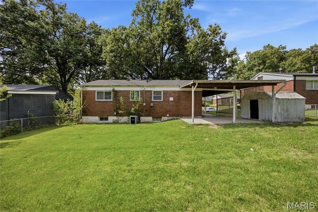 1745 Foley Drive, St Louis, MO 63136