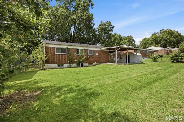 1745 Foley Drive, St Louis, MO 63136