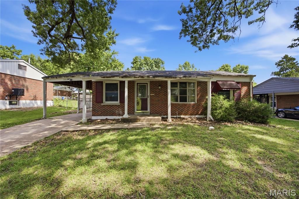 1745 Foley Drive, St Louis, MO 63136