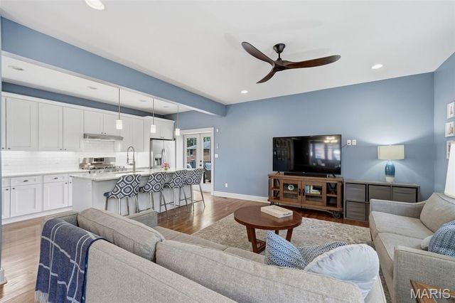 3890 McDonald Avenue, St Louis, MO 63116