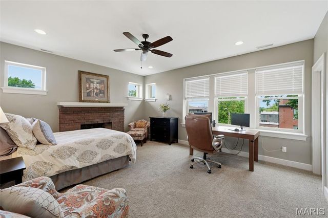 3890 McDonald Avenue, St Louis, MO 63116