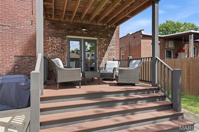 3890 McDonald Avenue, St Louis, MO 63116
