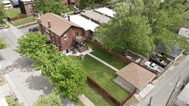 3890 McDonald Avenue, St Louis, MO 63116