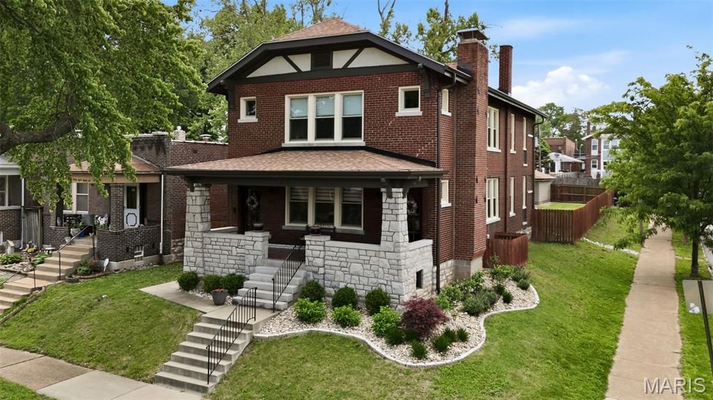 3890 McDonald Avenue, St Louis, MO 63116