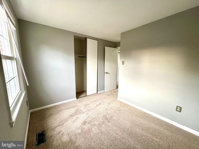 3039 TALKING ROCK DR, Fairfax, VA 22031