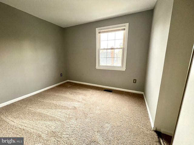 3039 TALKING ROCK DR, Fairfax, VA 22031