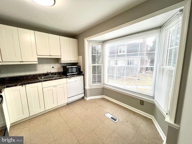 3039 TALKING ROCK DR, Fairfax, VA 22031