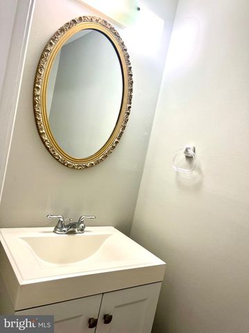 3039 TALKING ROCK DR, Fairfax, VA 22031