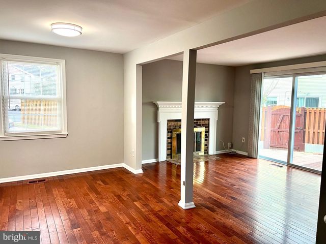 3039 TALKING ROCK DR, Fairfax, VA 22031