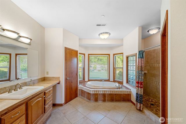 142 Nugget Drive, Centralia, WA 98531