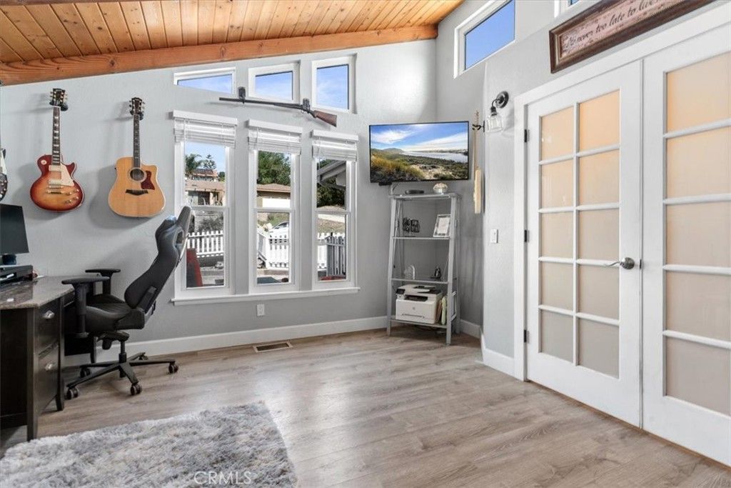 Image 14 of property listing at 1005 Acorn Drive, Arroyo Grande, CA 93420