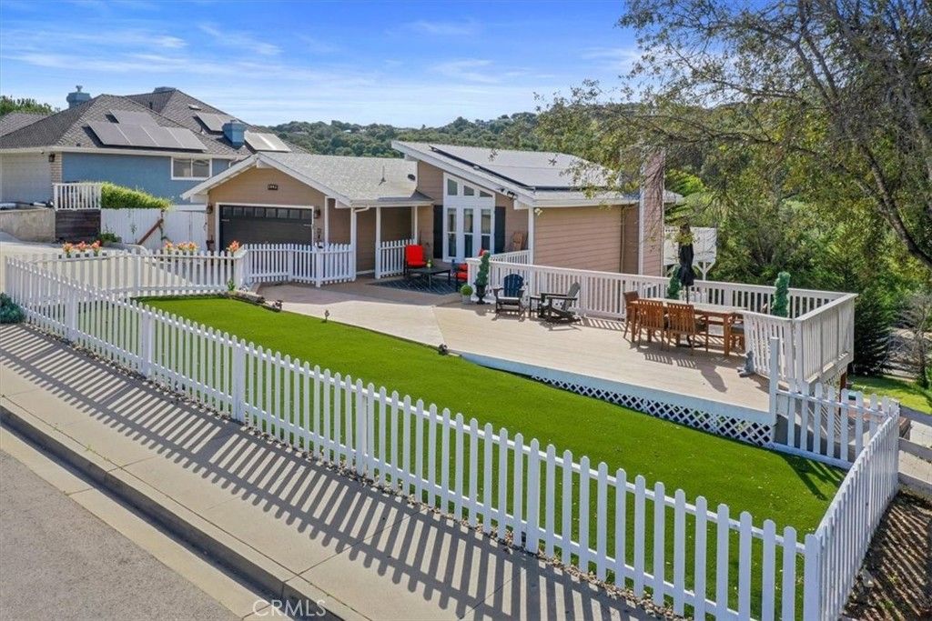 Image 5 of property listing at 1005 Acorn Drive, Arroyo Grande, CA 93420