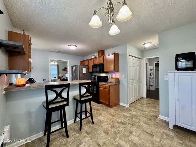 100 Kenmore Court, New Bern, NC 28560