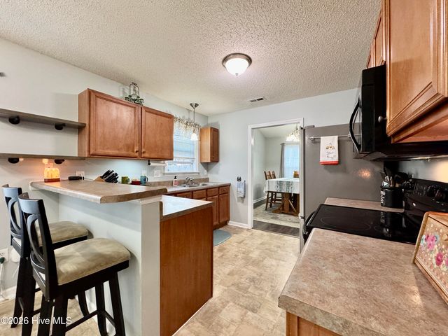 100 Kenmore Court, New Bern, NC 28560