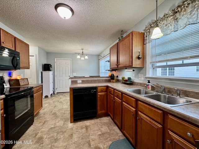 100 Kenmore Court, New Bern, NC 28560