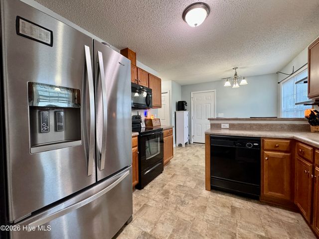 100 Kenmore Court, New Bern, NC 28560