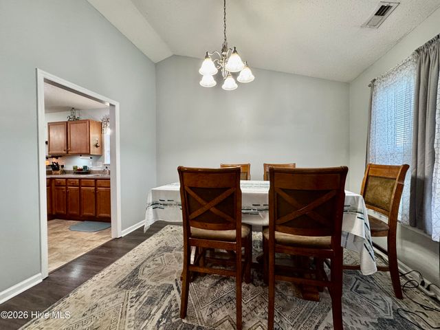 100 Kenmore Court, New Bern, NC 28560