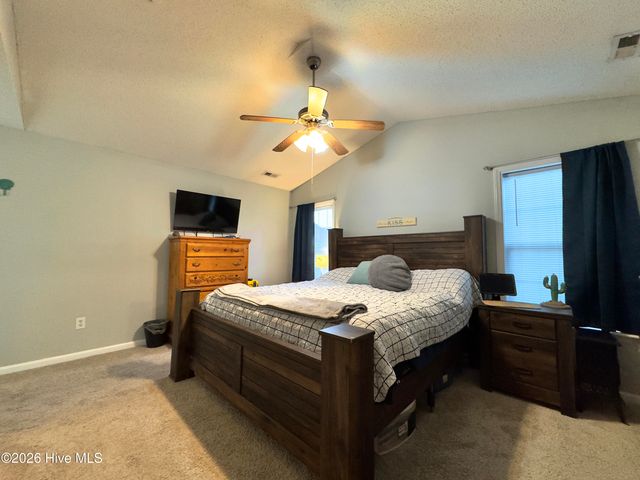 100 Kenmore Court, New Bern, NC 28560