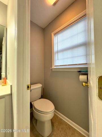 100 Kenmore Court, New Bern, NC 28560