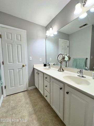 100 Kenmore Court, New Bern, NC 28560