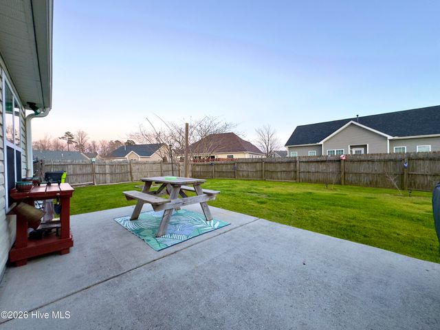 100 Kenmore Court, New Bern, NC 28560