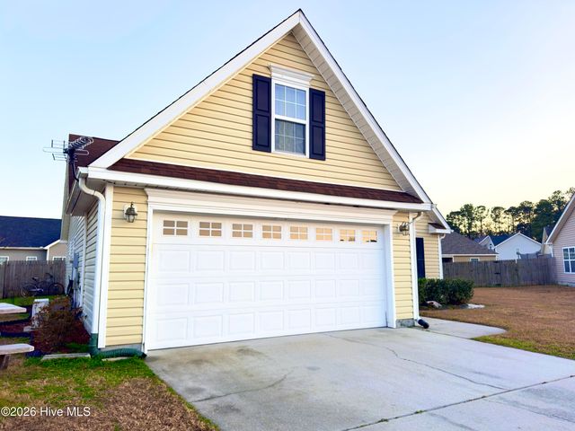 100 Kenmore Court, New Bern, NC 28560