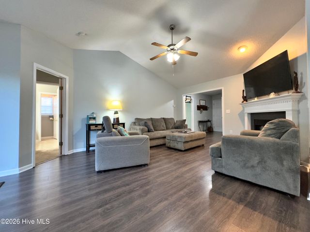 100 Kenmore Court, New Bern, NC 28560