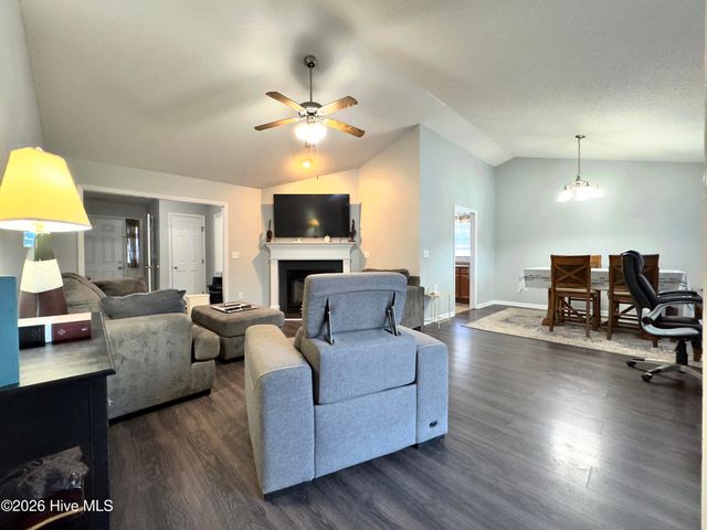 100 Kenmore Court, New Bern, NC 28560