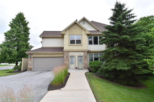 8619 S Deerwood LANE, Franklin, WI 53132