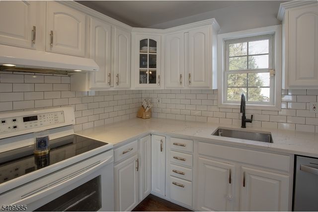 5 Shelley Ct, Sparta Twp., NJ 07871