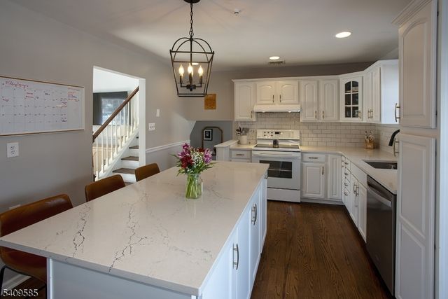 5 Shelley Ct, Sparta Twp., NJ 07871