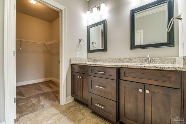 9115 Ridge Dr, Navarre, FL 32566