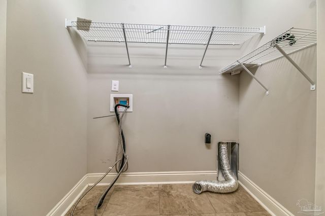 9115 Ridge Dr, Navarre, FL 32566