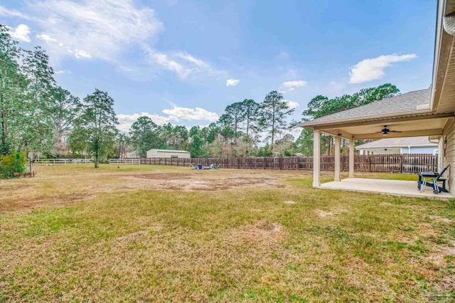 9115 Ridge Dr, Navarre, FL 32566