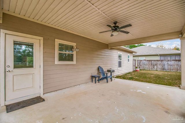 9115 Ridge Dr, Navarre, FL 32566