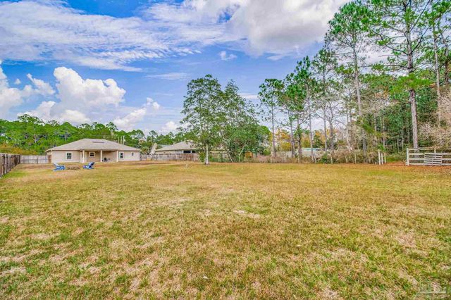 9115 Ridge Dr, Navarre, FL 32566