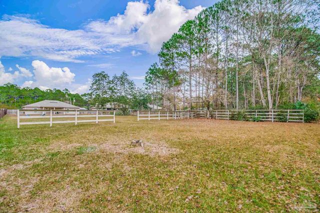 9115 Ridge Dr, Navarre, FL 32566