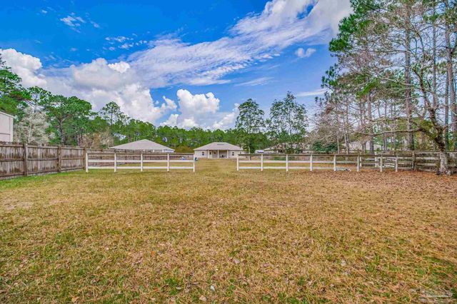 9115 Ridge Dr, Navarre, FL 32566