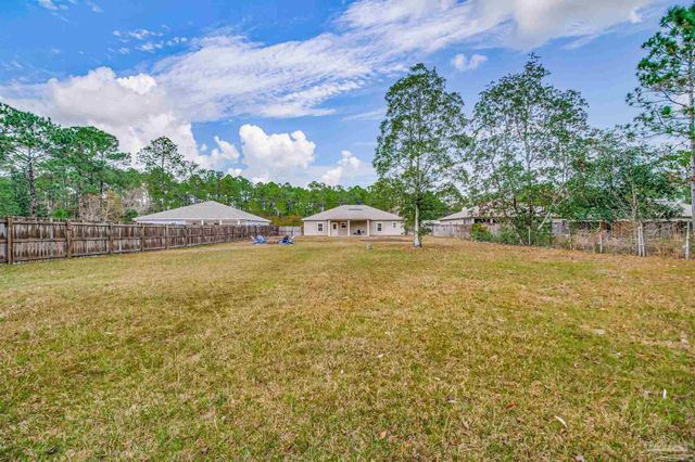 9115 Ridge Dr, Navarre, FL 32566