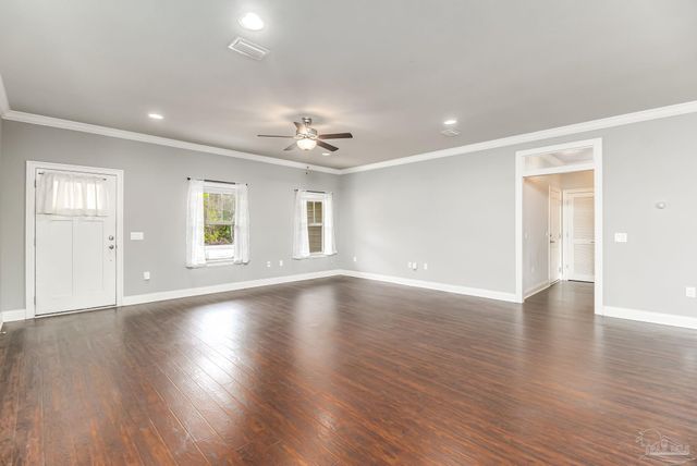 9115 Ridge Dr, Navarre, FL 32566