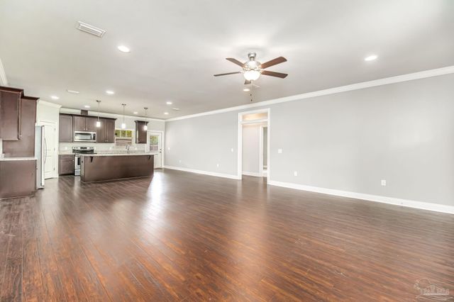 9115 Ridge Dr, Navarre, FL 32566