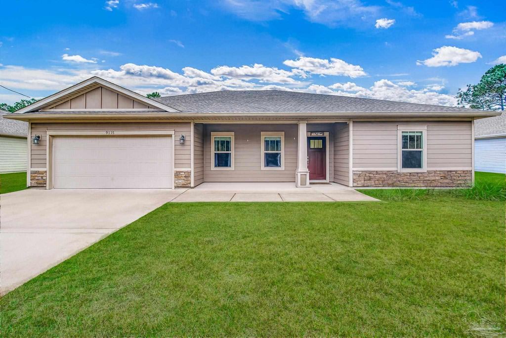 9115 Ridge Dr, Navarre, FL 32566