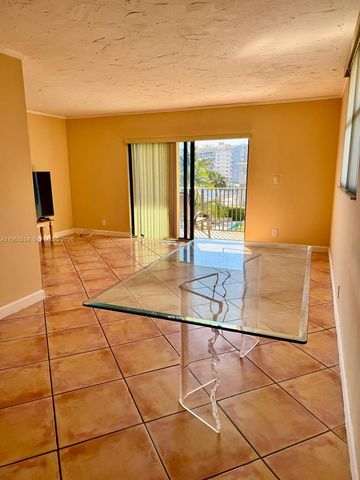 1900 Diana Dr 3C, Hallandale Beach, FL 33009