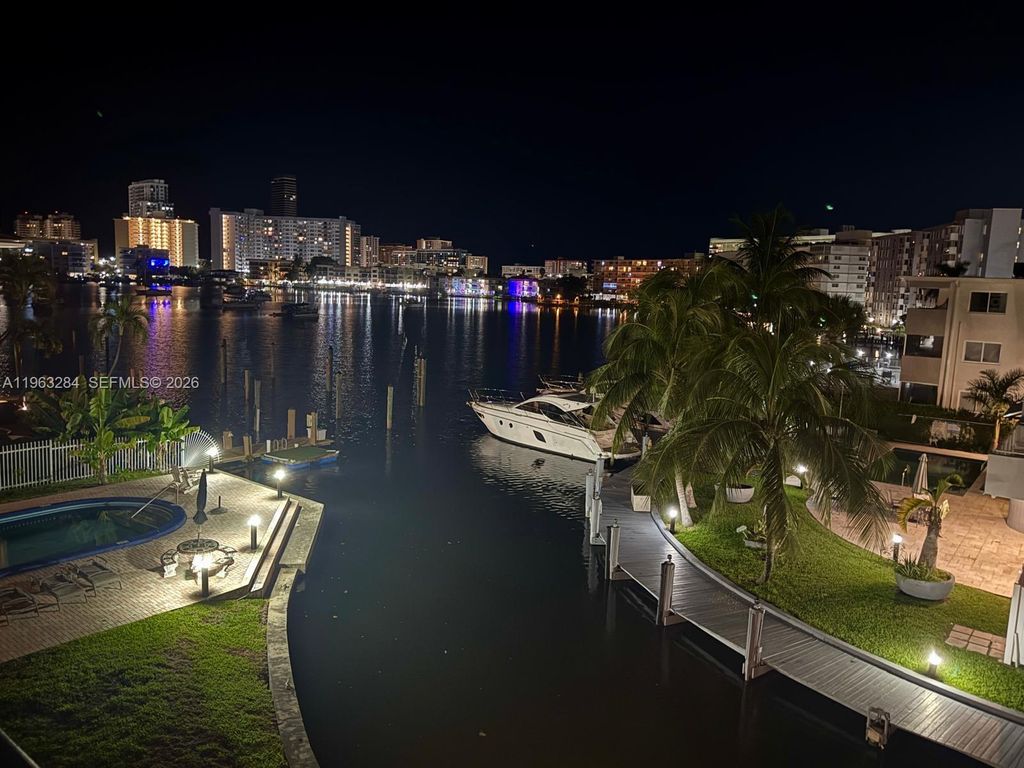 1900 Diana Dr 3C, Hallandale Beach, FL 33009