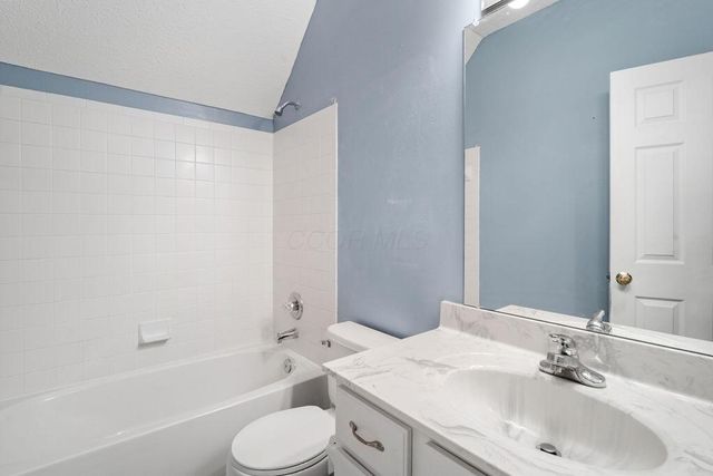 8626 Lazelle Commons Drive, Lewis Center, OH 43035