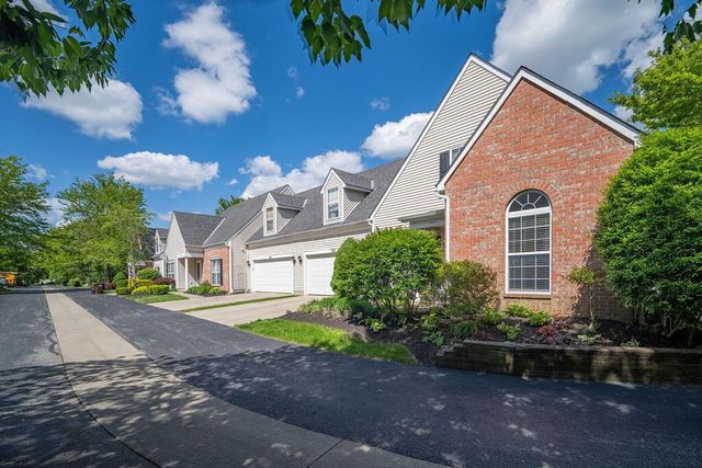 8626 Lazelle Commons Drive, Lewis Center, OH 43035